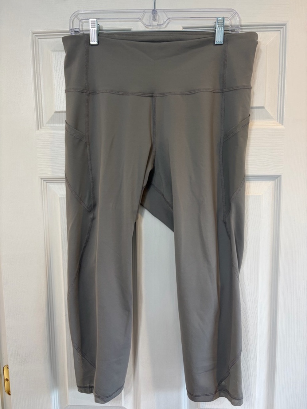 Old Navy Active Light Gray Workout Leggings